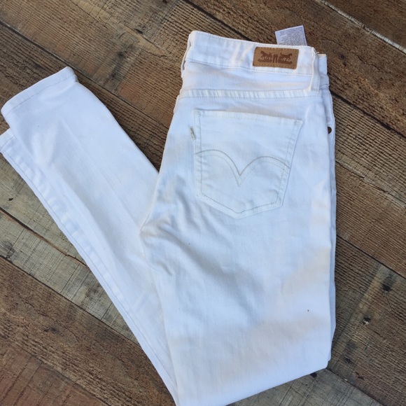 size 9 in levis jeans